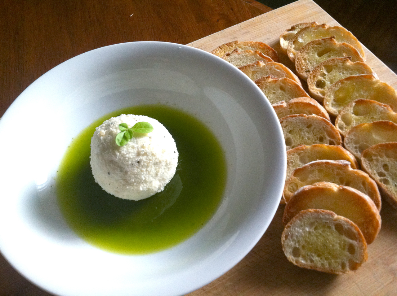 goat-cheese-crostini-with-basil-oil