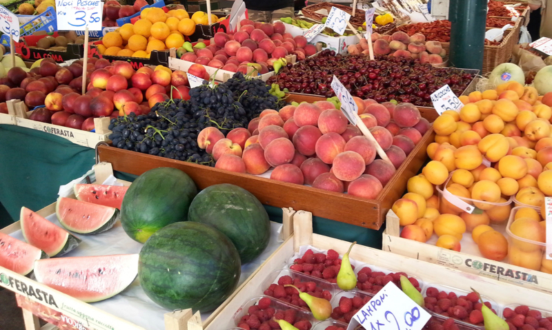 Fruit-market-venice-italy